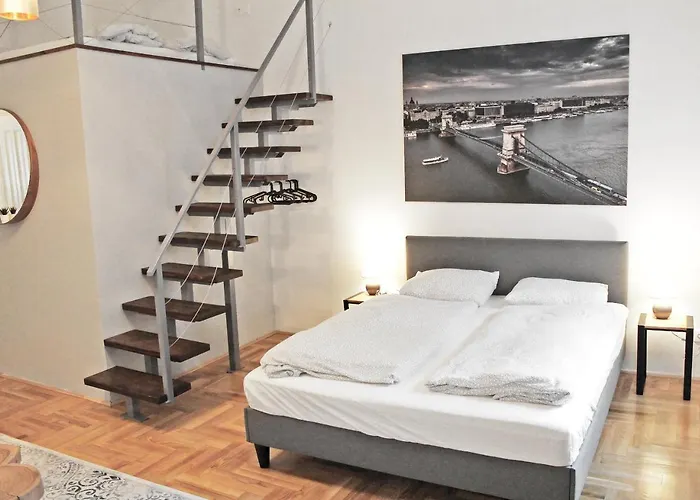 Luxury New With Gallery At Dob Street Nearby Gozsdu Court شقة *