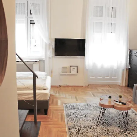 Luxury New With Gallery At Dob Street Nearby Gozsdu Court * בודפשט